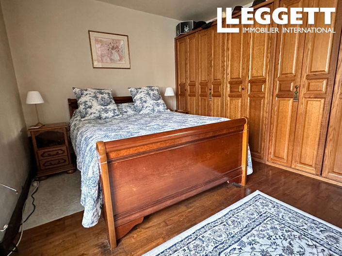 Image No.8-3 Bed House for sale