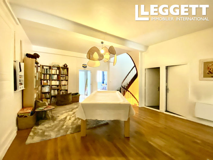 Image No.7-5 Bed House for sale