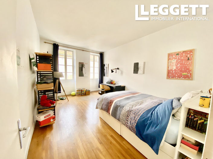 Image No.9-5 Bed House for sale