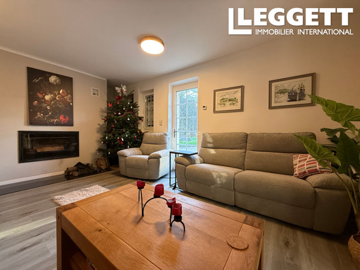 Image No.6-5 Bed House for sale