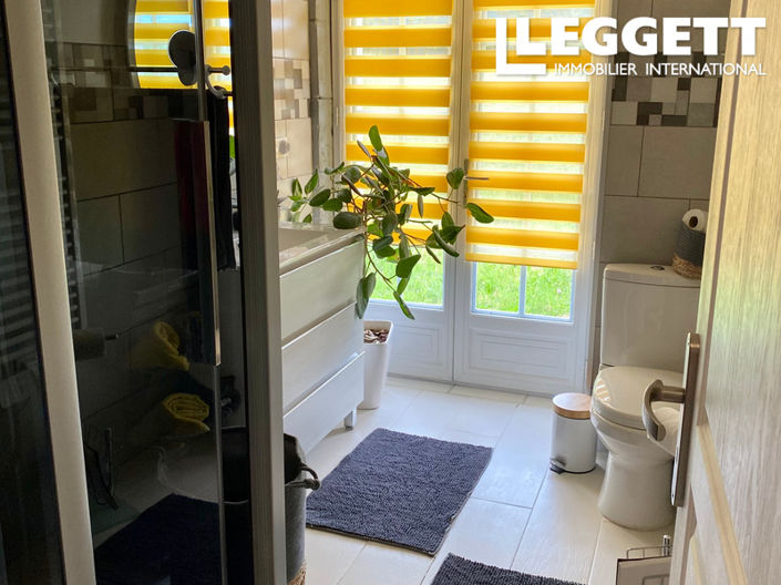 Image No.8-5 Bed House for sale