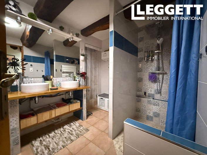 Image No.10-5 Bed House for sale