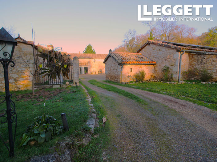 Image No.2-5 Bed House for sale