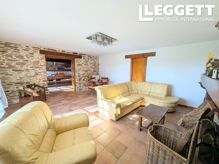 Image No.7-3 Bed House for sale