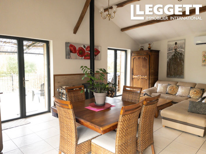 Image No.10-3 Bed House for sale