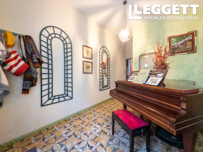 Image No.5-2 Bed House for sale