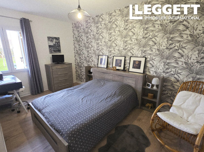 Image No.10-4 Bed House for sale