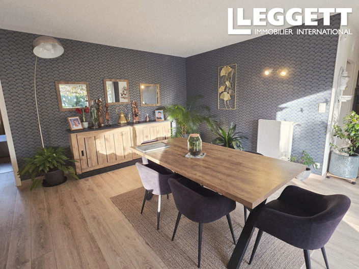 Image No.2-4 Bed House for sale