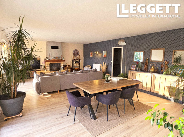 Image No.2-4 Bed House for sale