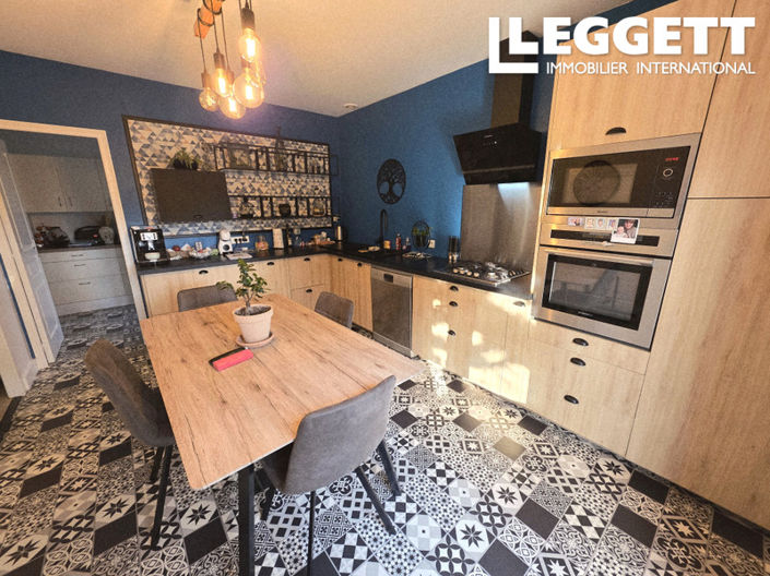 Image No.3-4 Bed House for sale