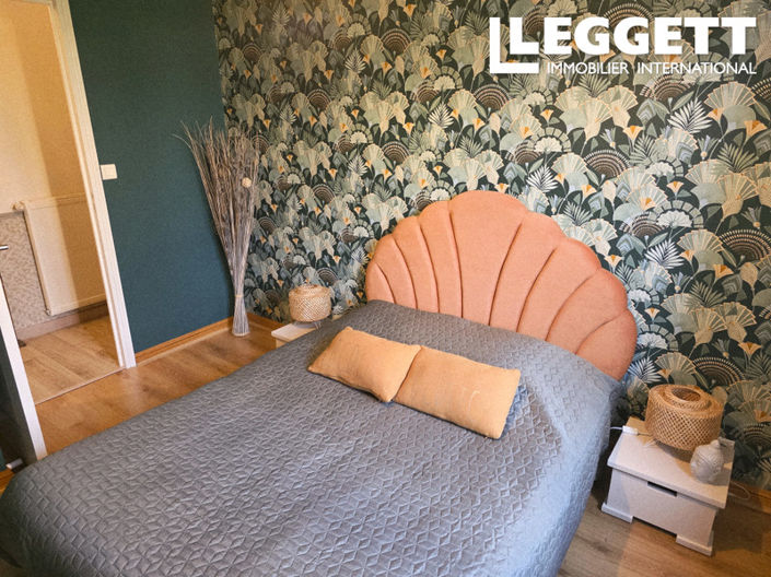 Image No.8-4 Bed House for sale