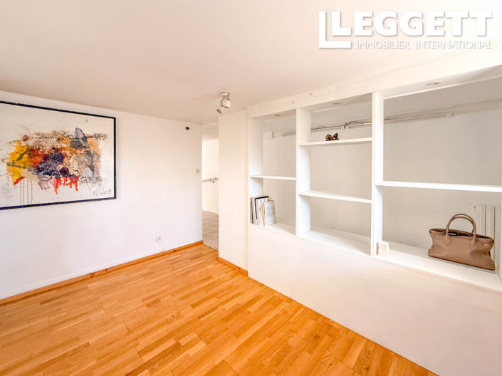 Image No.5-6 Bed House for sale