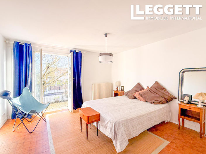 Image No.6-6 Bed House for sale