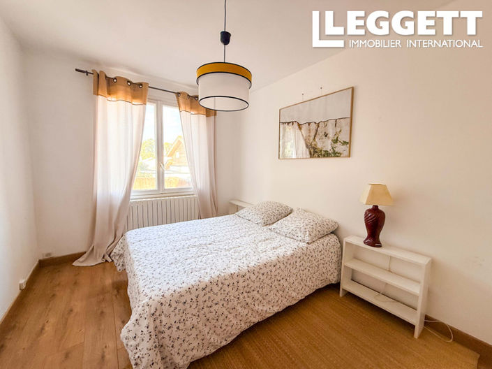 Image No.7-6 Bed House for sale