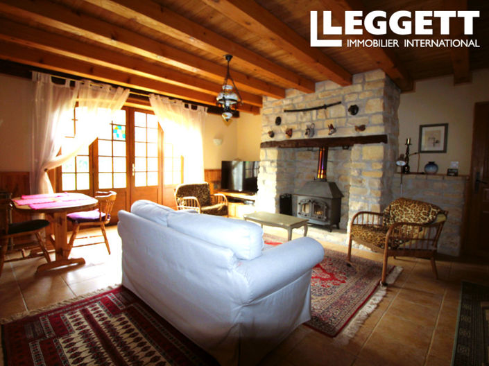 Image No.2-Maison de 2 chambres à vendre à Nanteuil-en-Vallée