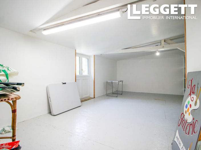 Image No.10-3 Bed House for sale