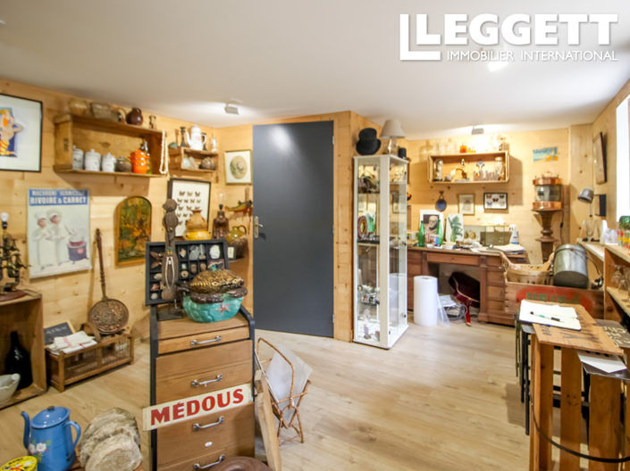 Image No.9-3 Bed House for sale