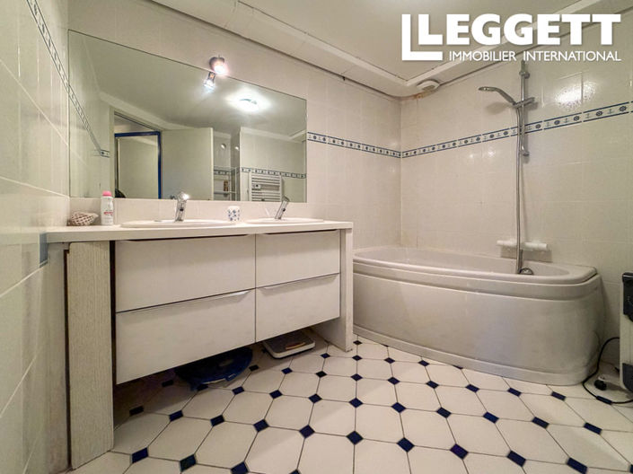 Image No.10-7 Bed House for sale