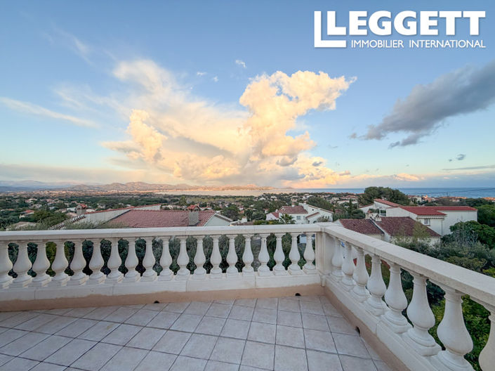 Image No.2-7 Bed House for sale