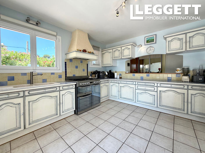 Image No.5-7 Bed House for sale