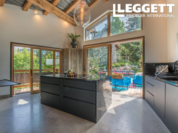 Image No.4-6 Bed House for sale