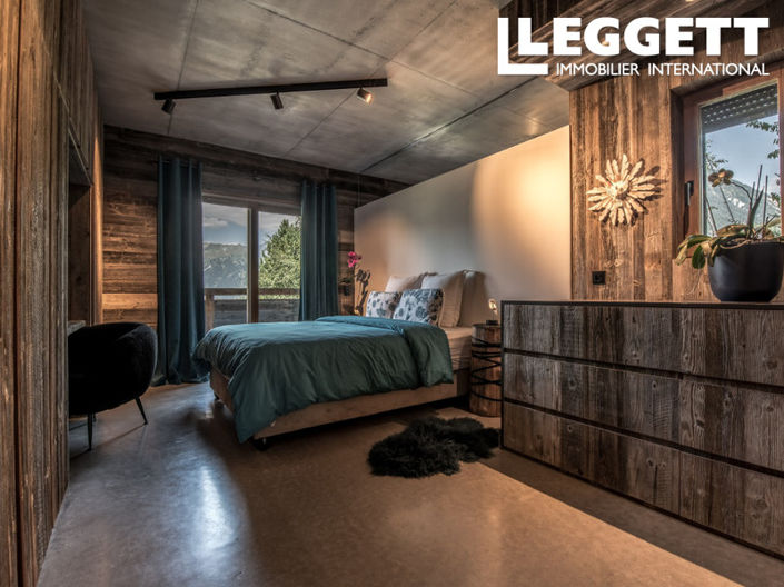 Image No.6-6 Bed House for sale