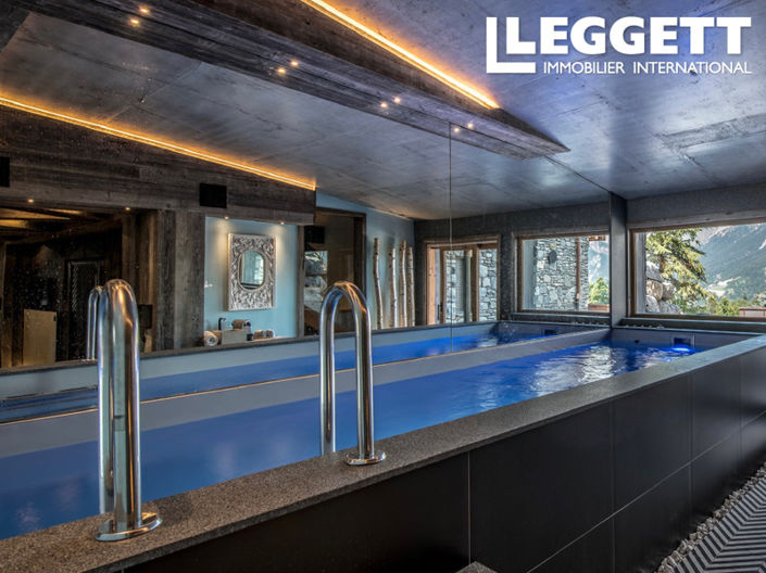 Image No.8-6 Bed House for sale