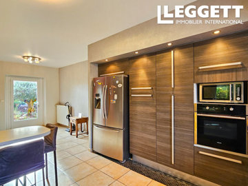 ahr0chm6ly9jzg4uagvzdglhlmltbw8vaw1hz2uvvevom