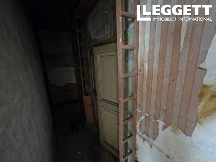 Image No.8-House for sale