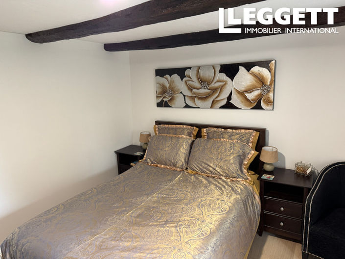 Image No.8-5 Bed House for sale