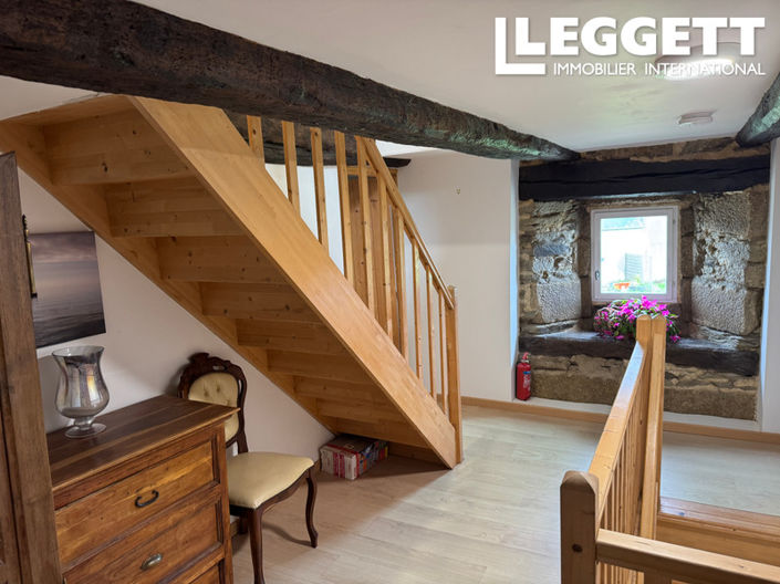 Image No.9-5 Bed House for sale