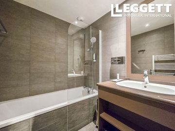 ahr0chm6ly9jzg4uagvzdglhlmltbw8vaw1hz2uvvevom