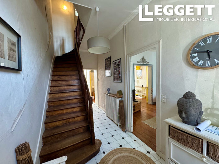 Image No.1-5 Bed House for sale