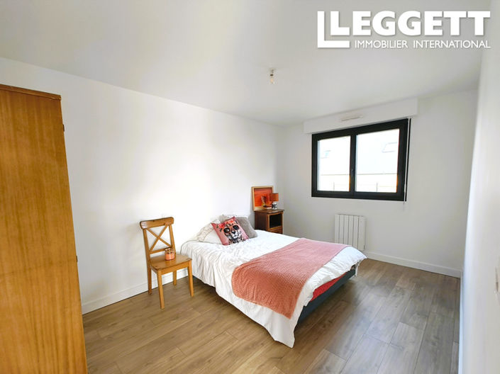 Image No.8-2 Bed House for sale