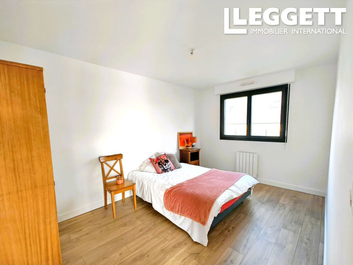 Image No.8-2 Bed House for sale