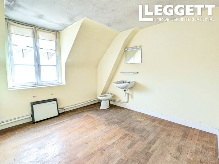 Image No.10-6 Bed House for sale