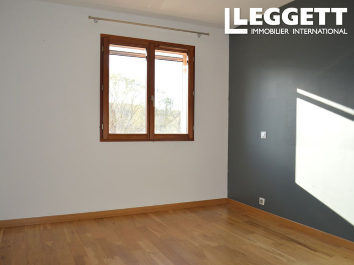 Image No.8-3 Bed House for sale