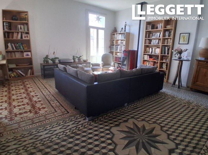 Image No.6-5 Bed House for sale