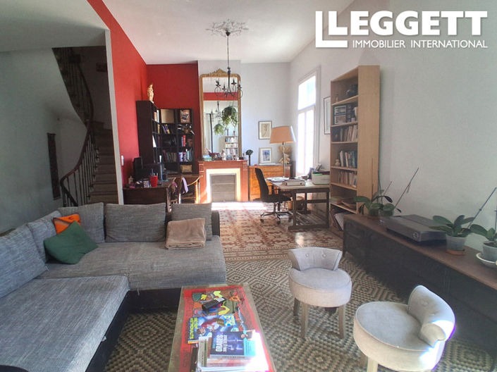 Image No.8-5 Bed House for sale