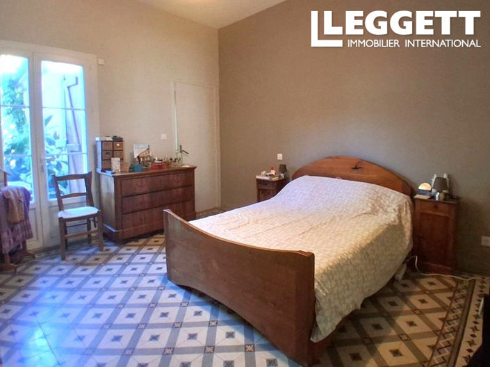 Image No.9-5 Bed House for sale