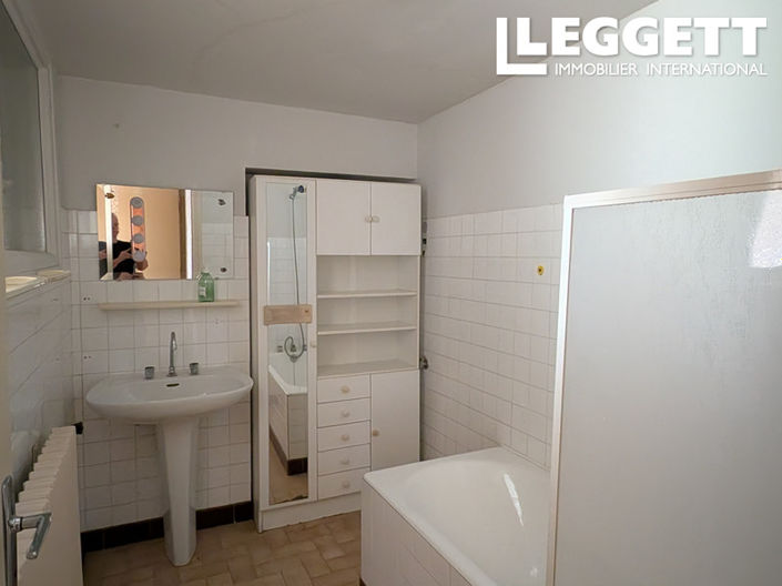 Image No.9-3 Bed House for sale