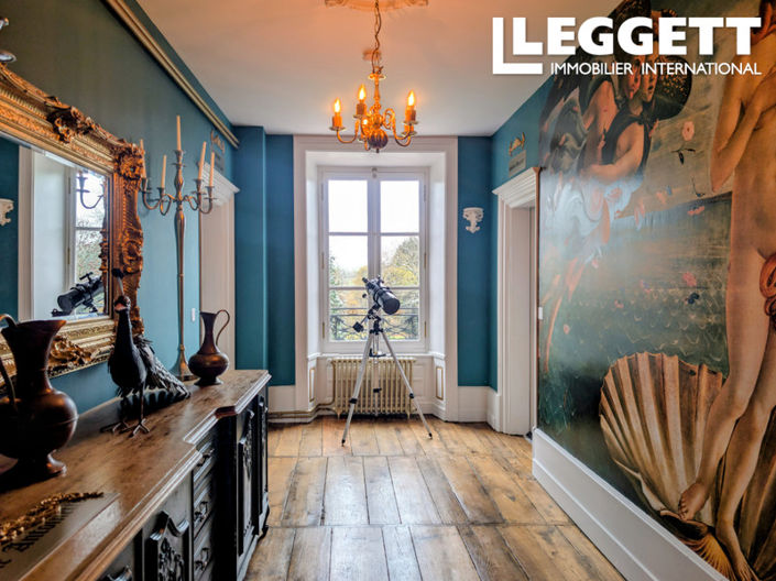 Image No.9-10 Bed Chateaux for sale