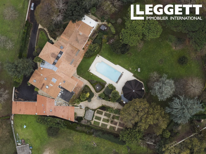 Image No.2-8 Bed House for sale