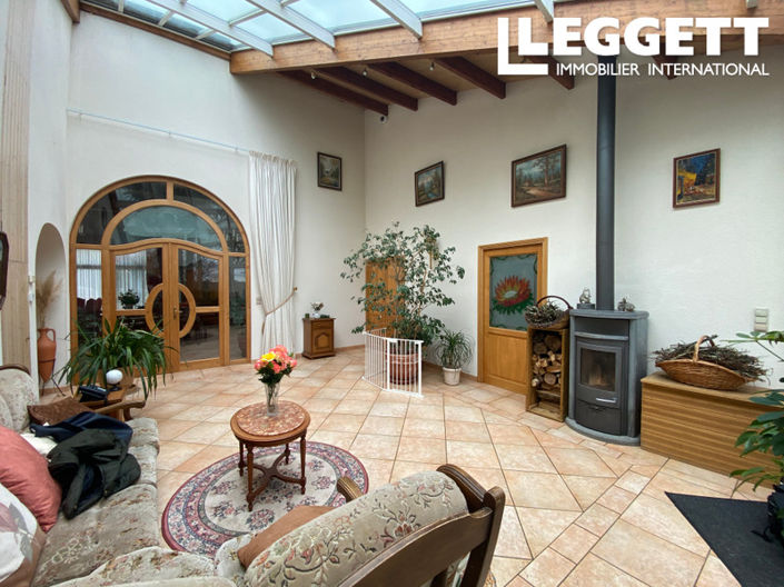 Image No.7-8 Bed House for sale