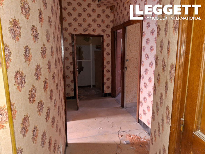 Image No.6-7 Bed House for sale