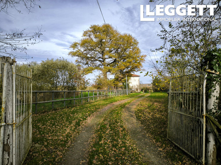 Image No.10-9 Bed House for sale