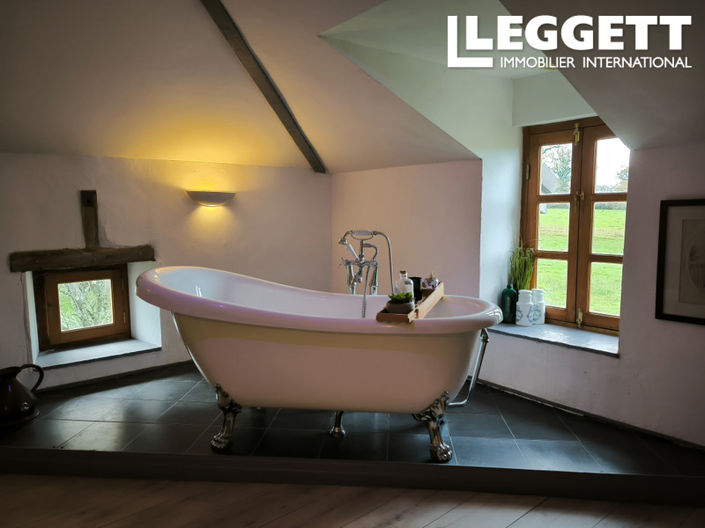 Image No.4-9 Bed House for sale