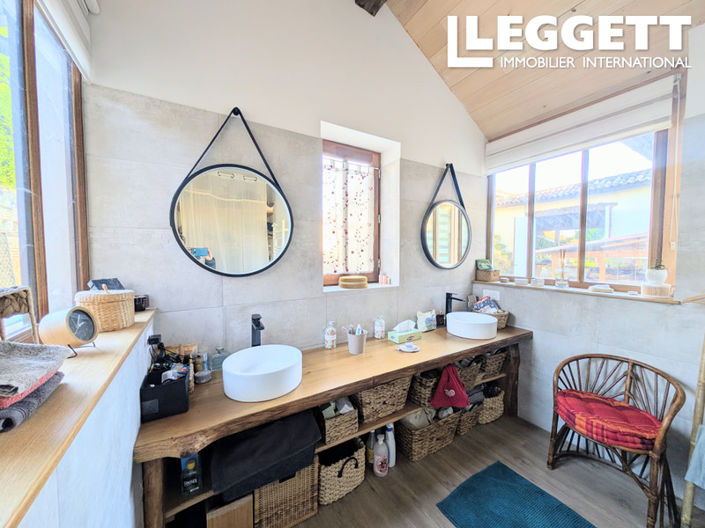 Image No.10-5 Bed House for sale