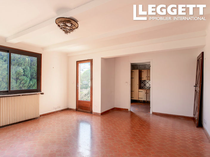 Image No.6-5 Bed House for sale