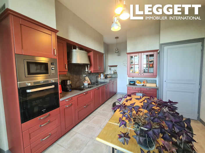 Image No.2-6 Bed House for sale